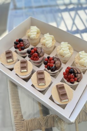 מגש קינוחי כוסות